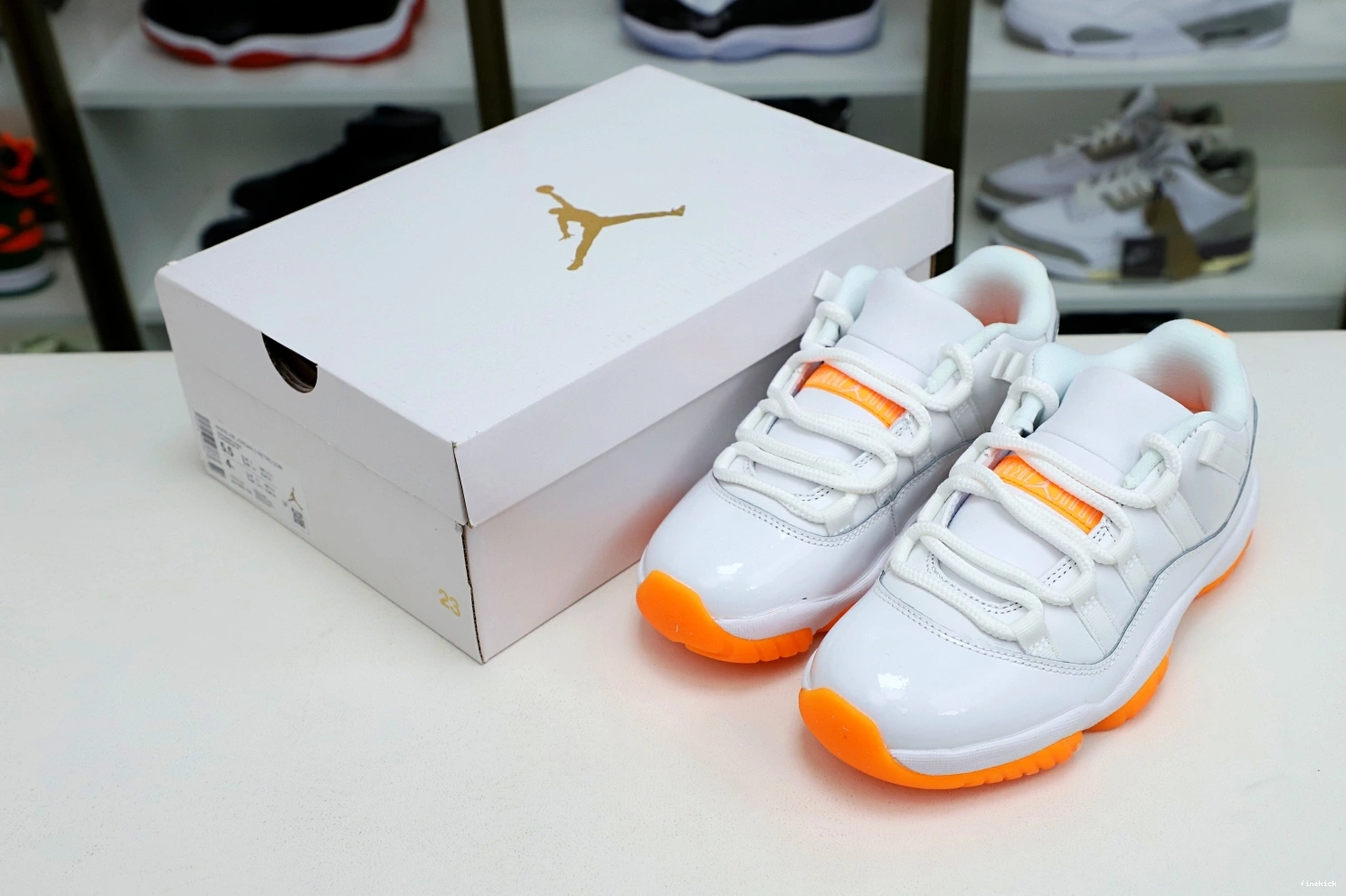 WMNS AIR 'BRIGHT CITRUS' 11 JORDAN RETRO LOW 0809